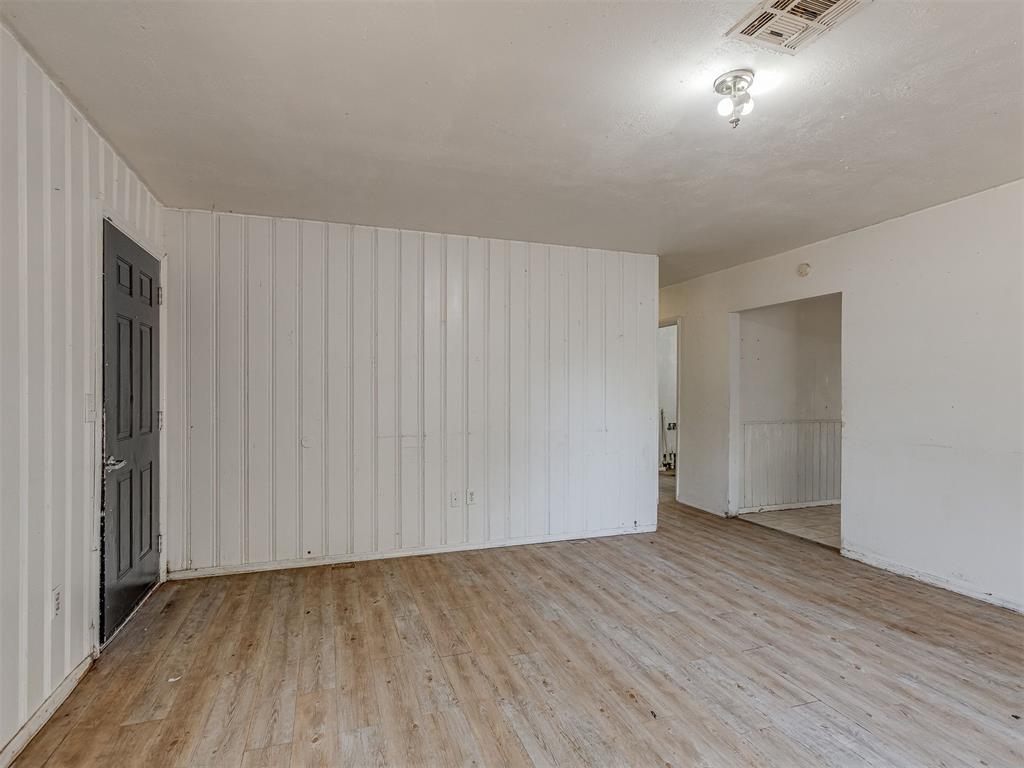 8530 Lakewood Avenue Property Photo 10