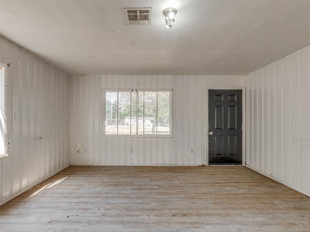 8530 Lakewood Avenue Property Photo 11