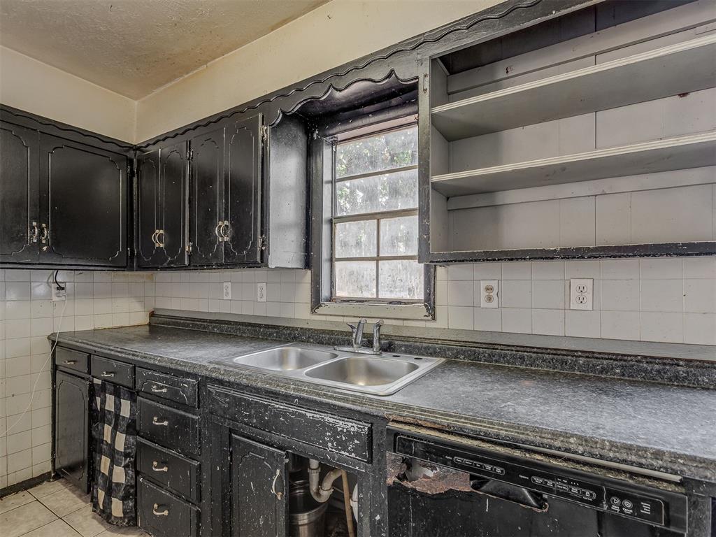 8530 Lakewood Avenue Property Photo 14