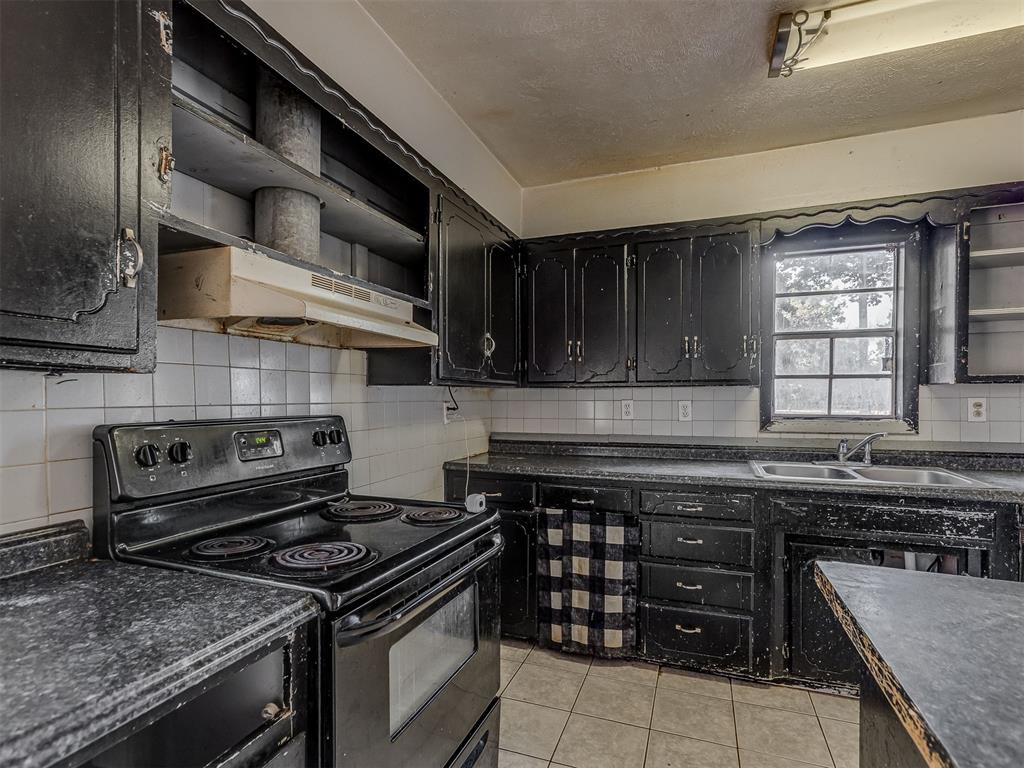 8530 Lakewood Avenue Property Photo 15