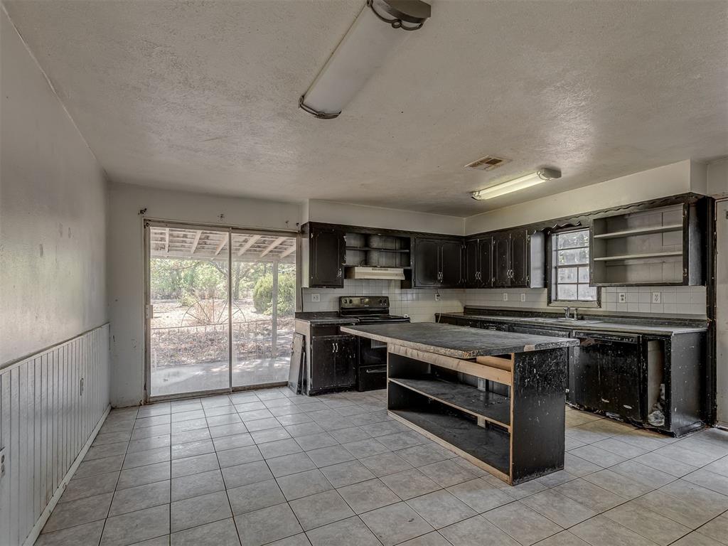 8530 Lakewood Avenue Property Photo 16