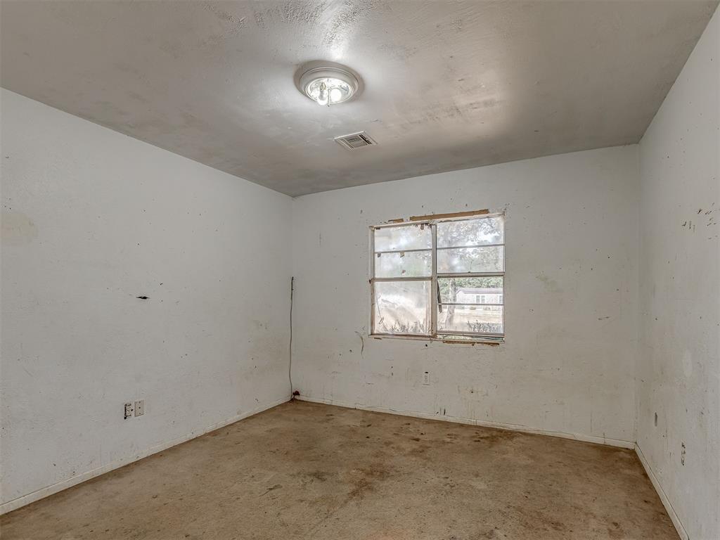 8530 Lakewood Avenue Property Photo 18