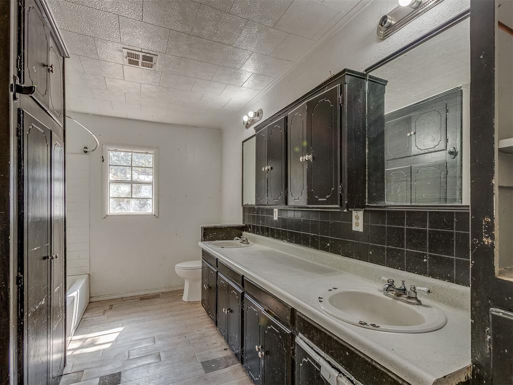 8530 Lakewood Avenue Property Photo 26
