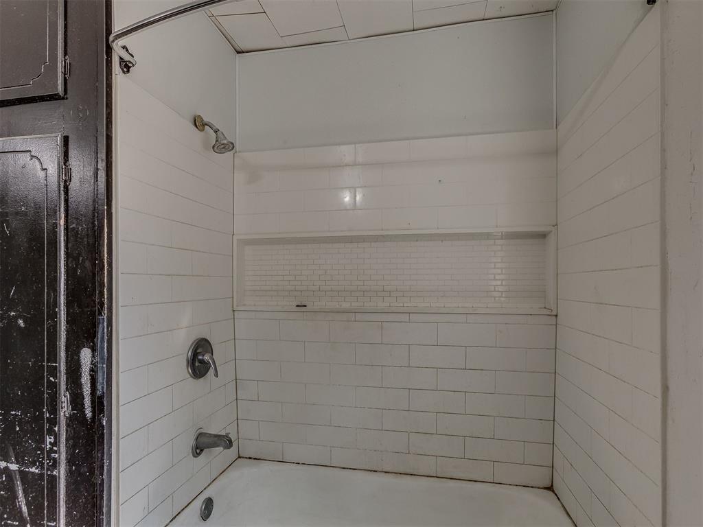 8530 Lakewood Avenue Property Photo 28