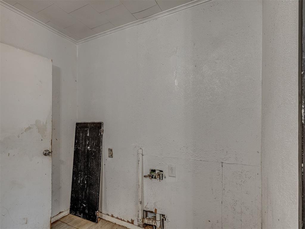 8530 Lakewood Avenue Property Photo 29