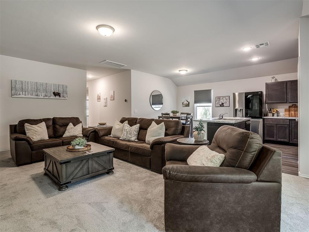 827 Highgarden Circle Property Photo 3
