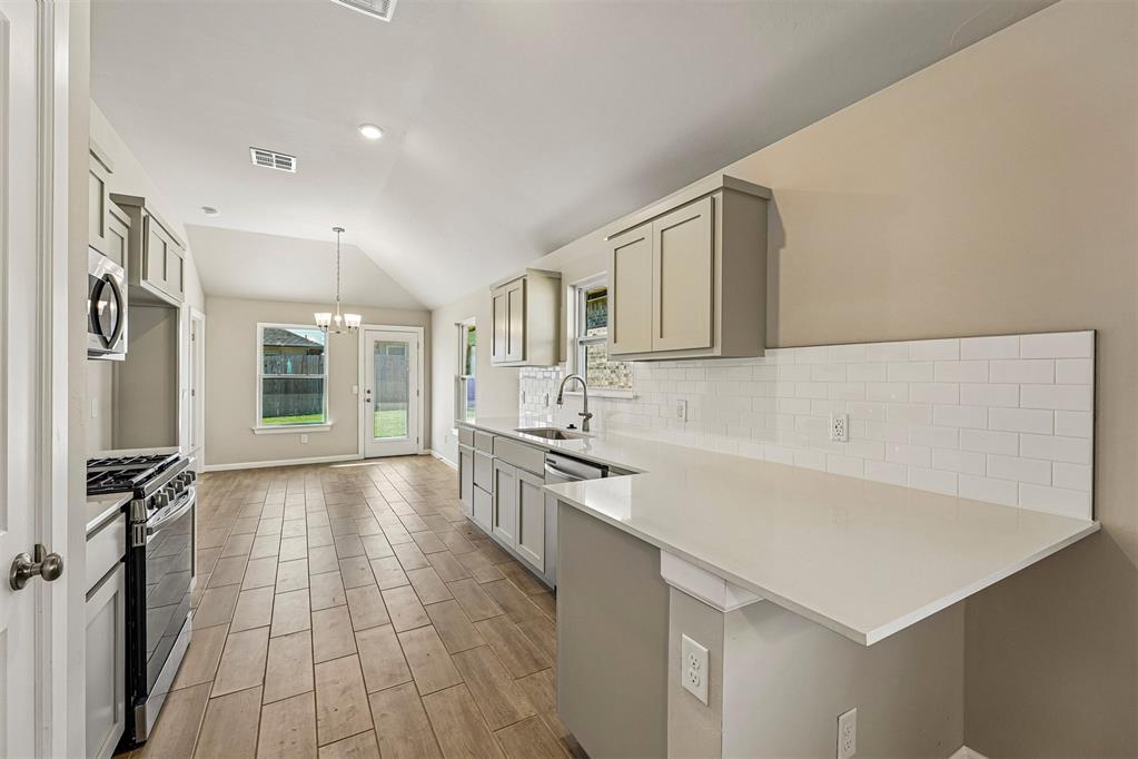 2912 Nw 196th Place Property Photo 10