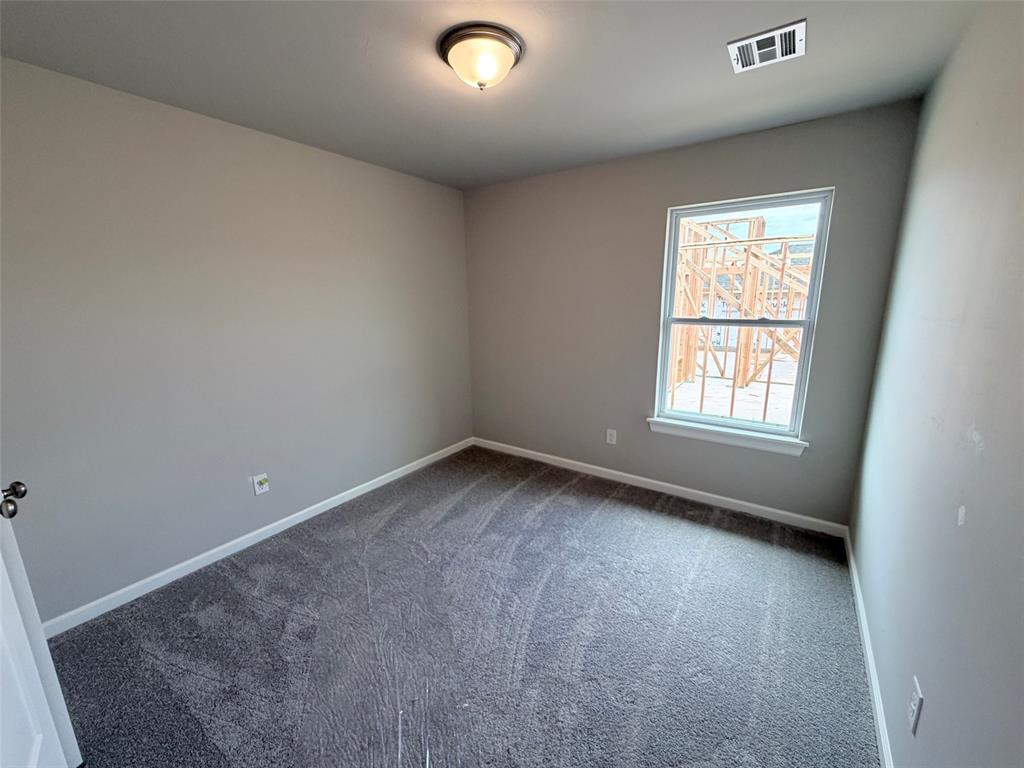 2912 Nw 196th Place Property Photo 13