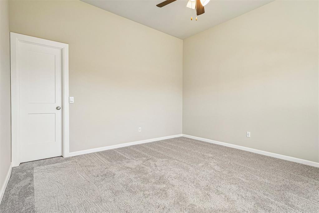 2912 Nw 196th Place Property Photo 13