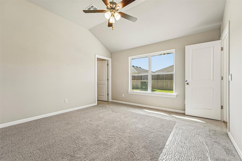 2912 Nw 196th Place Property Photo 14