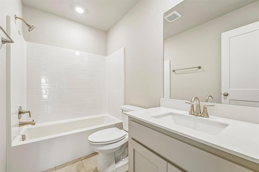 2912 Nw 196th Place Property Photo 18