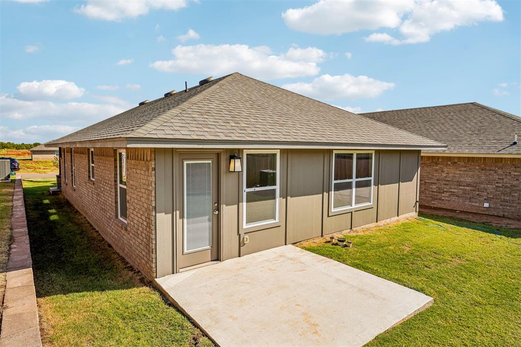 2912 Nw 196th Place Property Photo 22