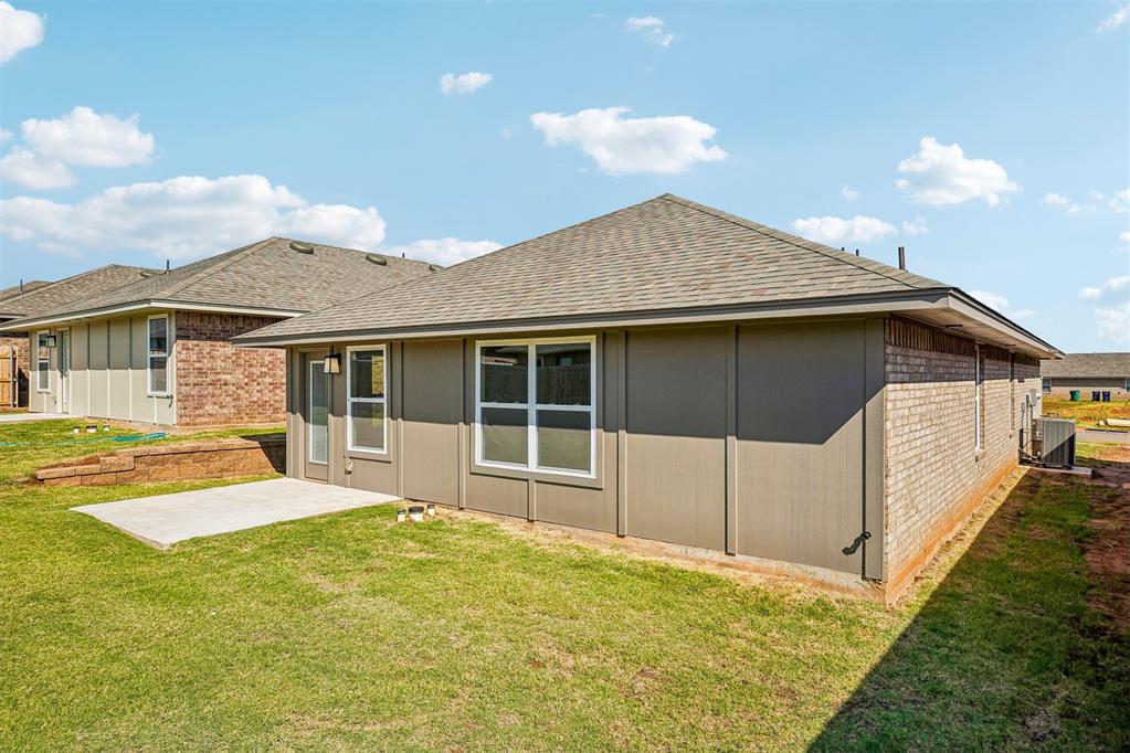 2912 Nw 196th Place Property Photo 24