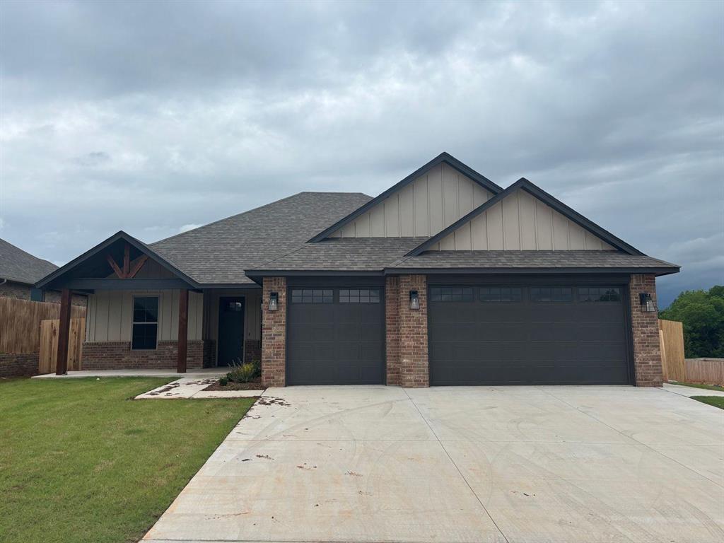 1900 Inglenook Drive Property Photo 2