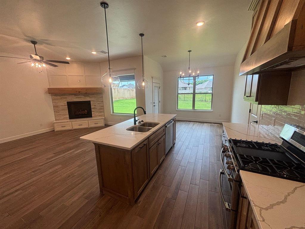 1900 Inglenook Drive Property Photo 6