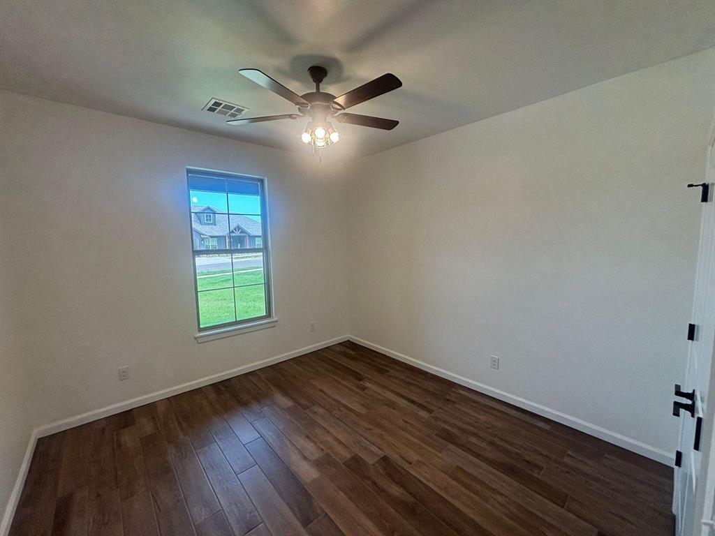 1900 Inglenook Drive Property Photo 15