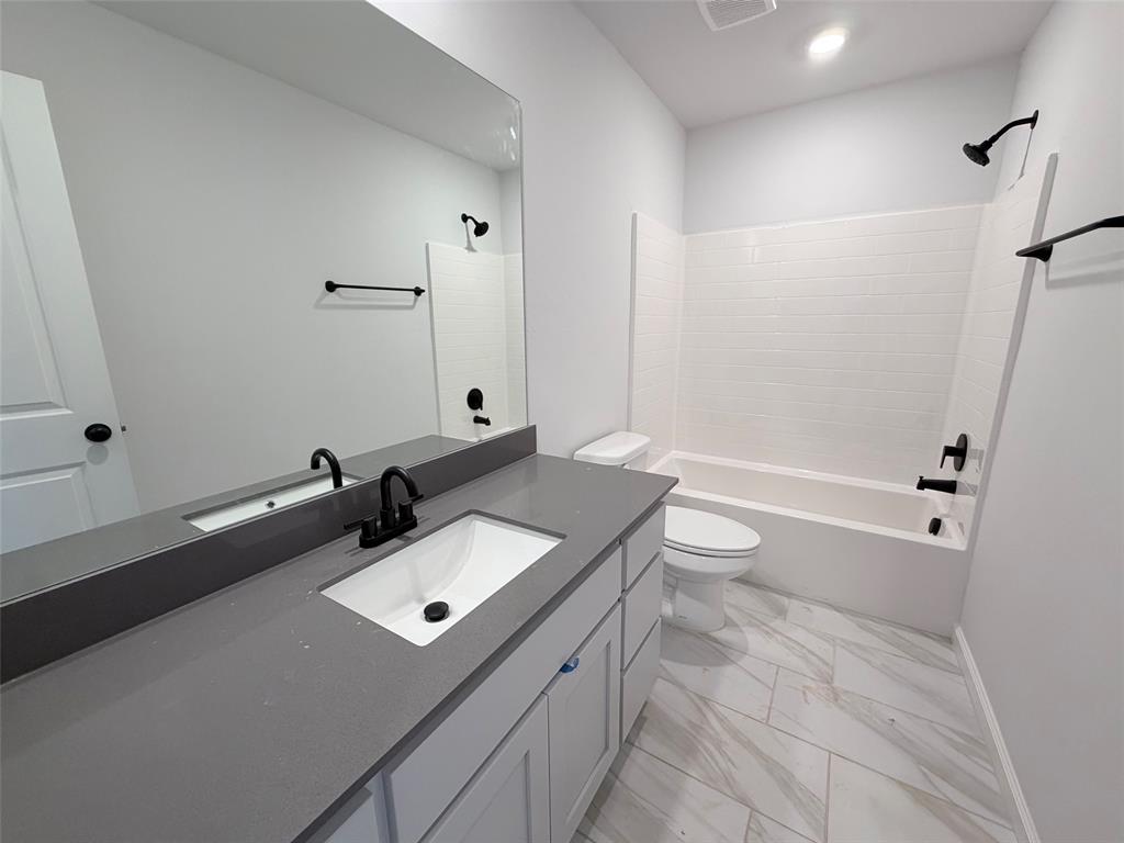 3024 Nw 196th Street Property Photo 10