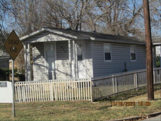 600 W Russell Avenue Property Photo 4
