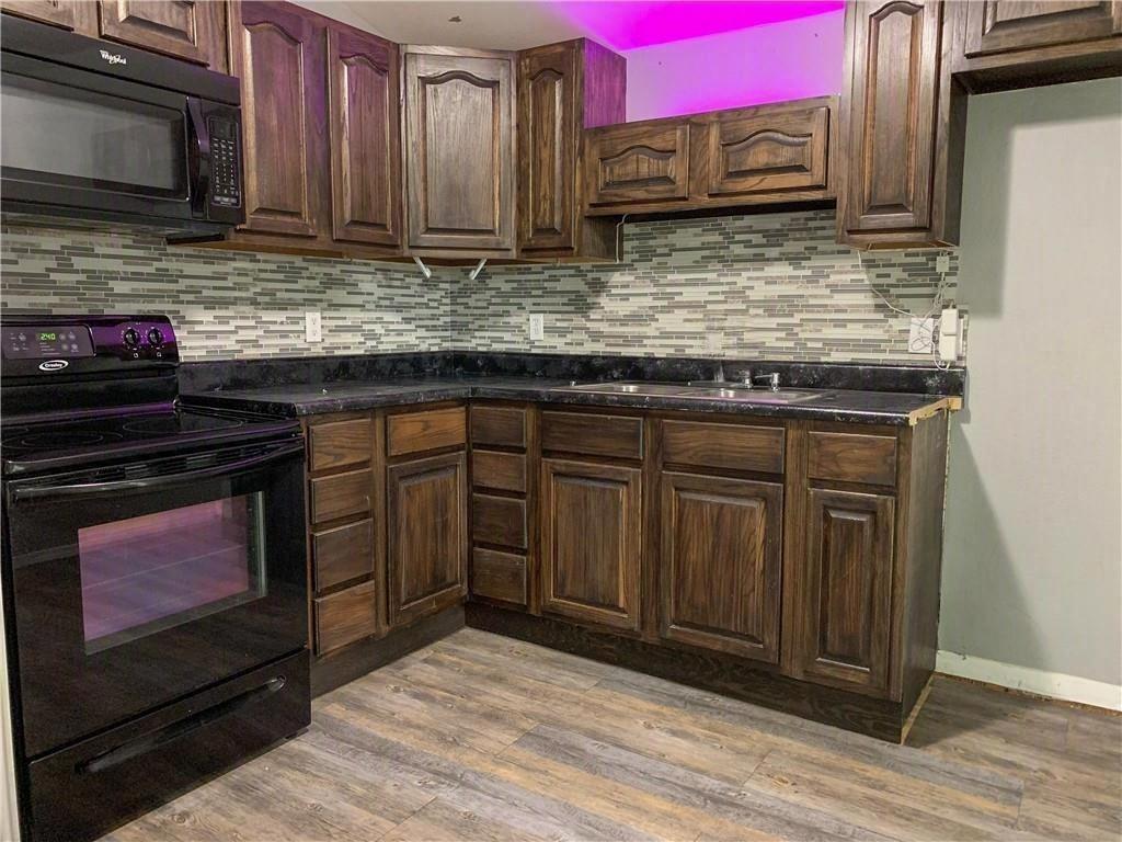 600 W Russell Avenue Property Photo 6