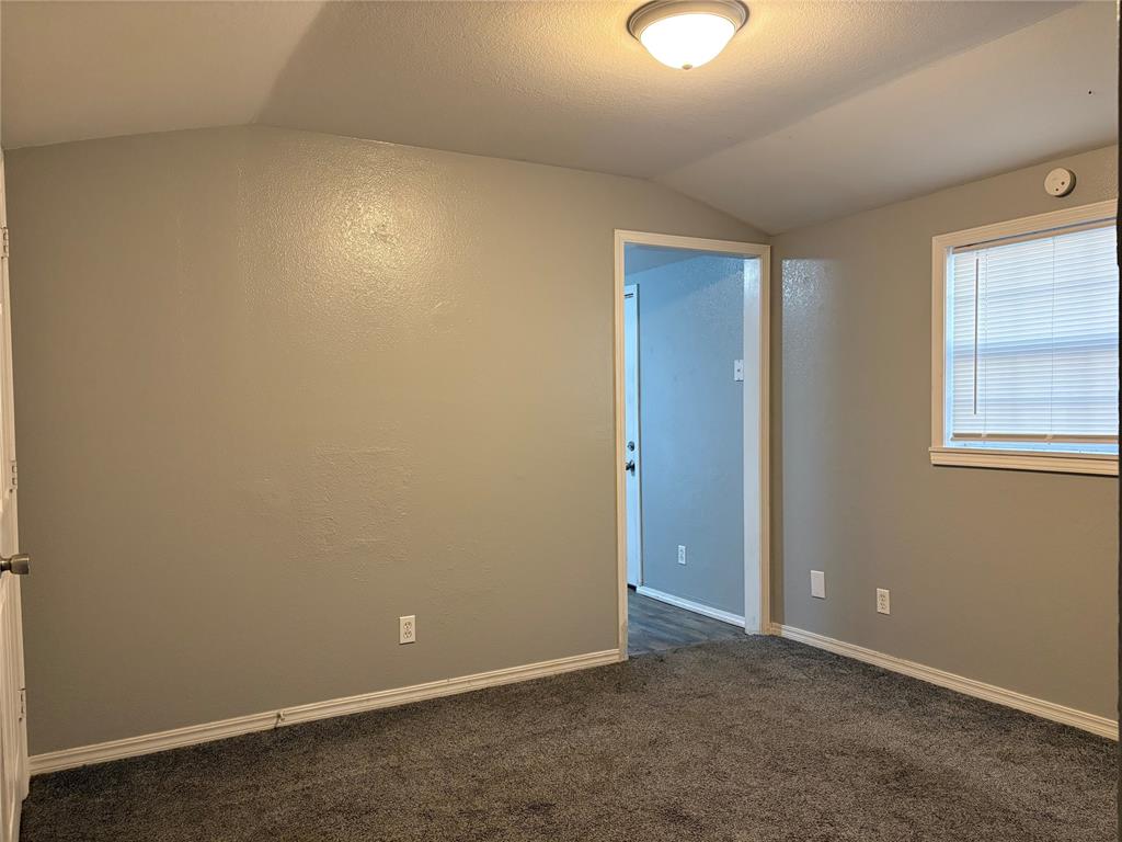600 W Russell Avenue Property Photo 11
