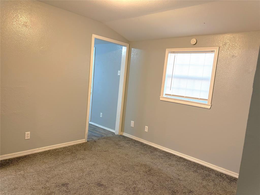 600 W Russell Avenue Property Photo 12