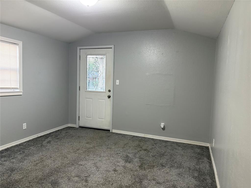 600 W Russell Avenue Property Photo 24