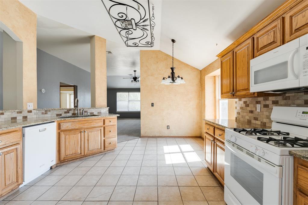 13624 Prairie View Lane Property Photo 4