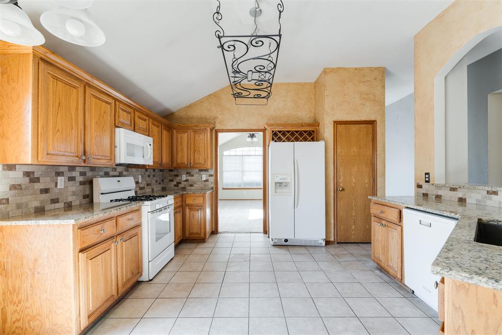 13624 Prairie View Lane Property Photo 5