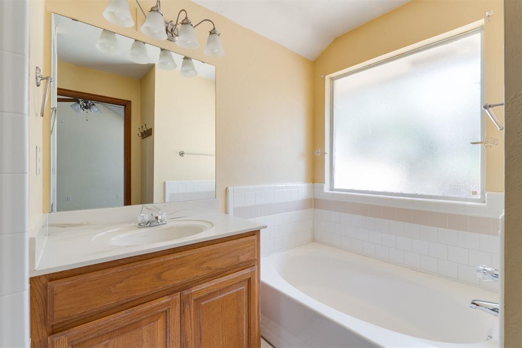 13624 Prairie View Lane Property Photo 11