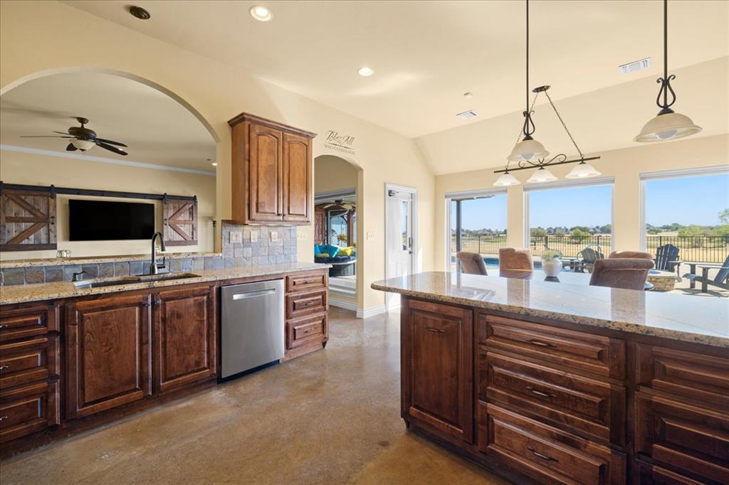 10300 Joseph Way Property Photo 8