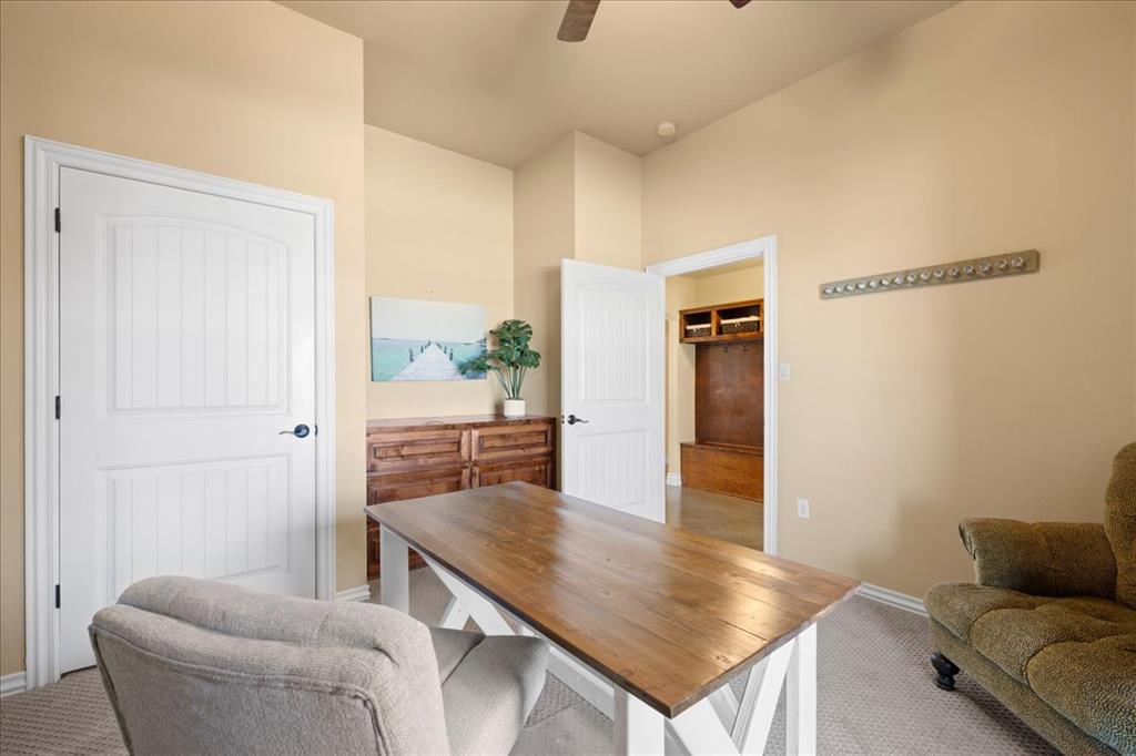 10300 Joseph Way Property Photo 13