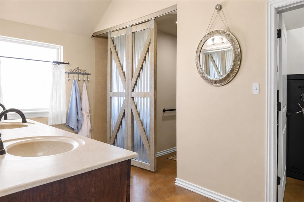 10300 Joseph Way Property Photo 16