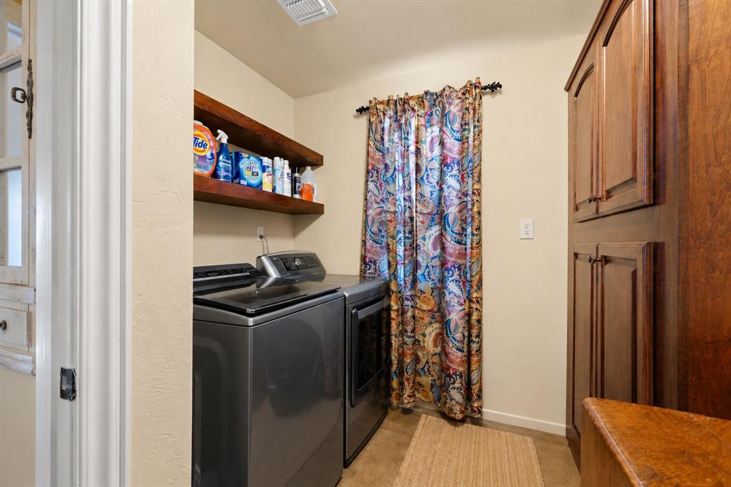 10300 Joseph Way Property Photo 32