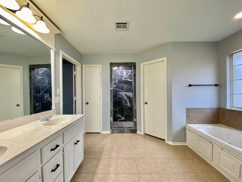 4805 Stag Horn Drive Property Photo 10