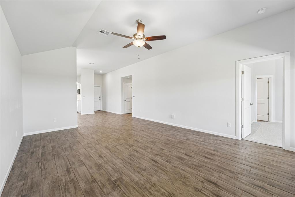 3032 Nw 196th Place Property Photo 6