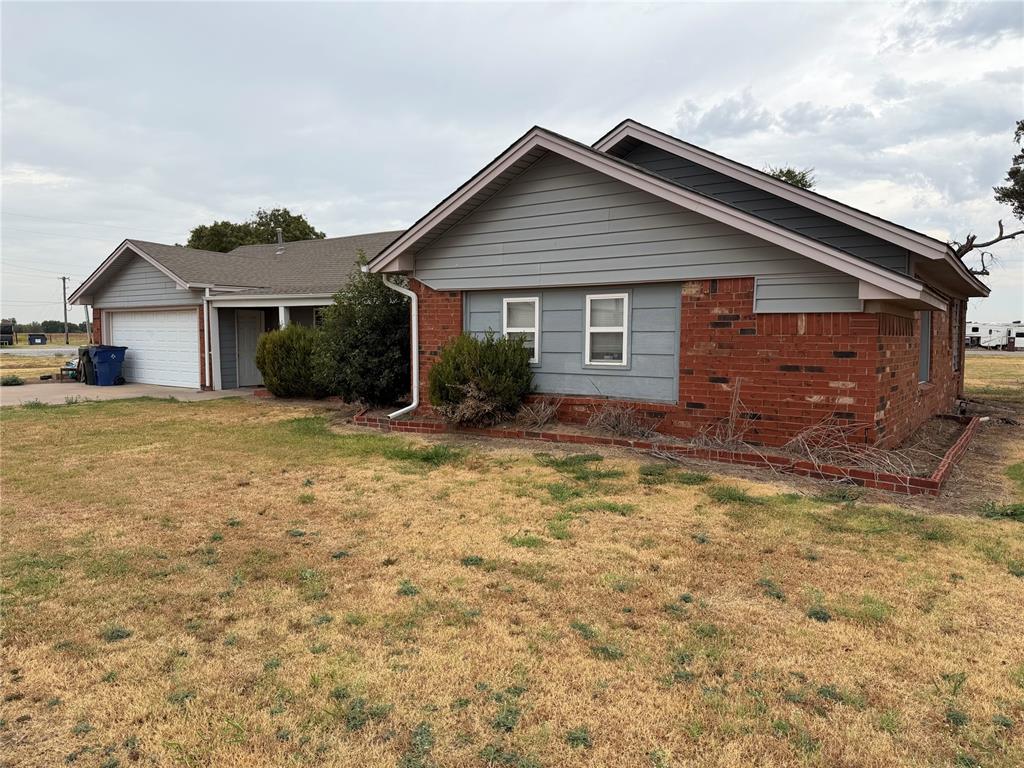921 E Highway 19 Property Photo 2