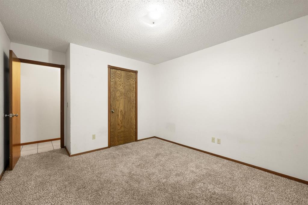 10325 Exter Avenue Property Photo 8