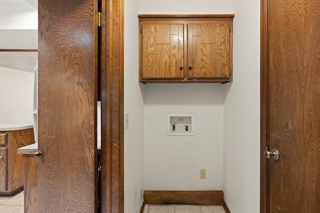10325 Exter Avenue Property Photo 11