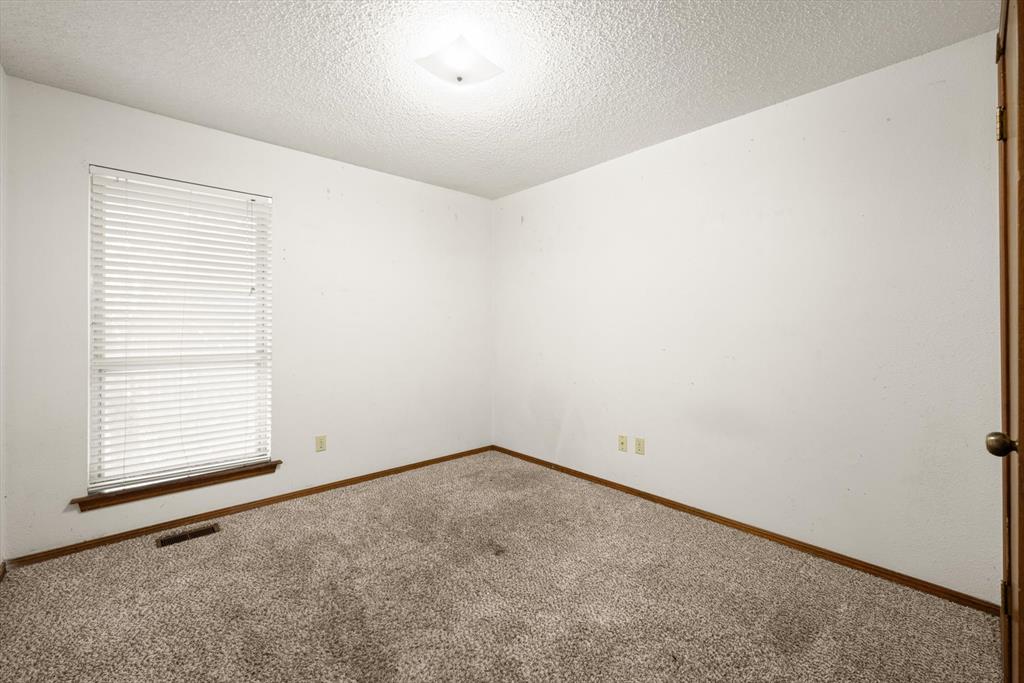 10325 Exter Avenue Property Photo 22