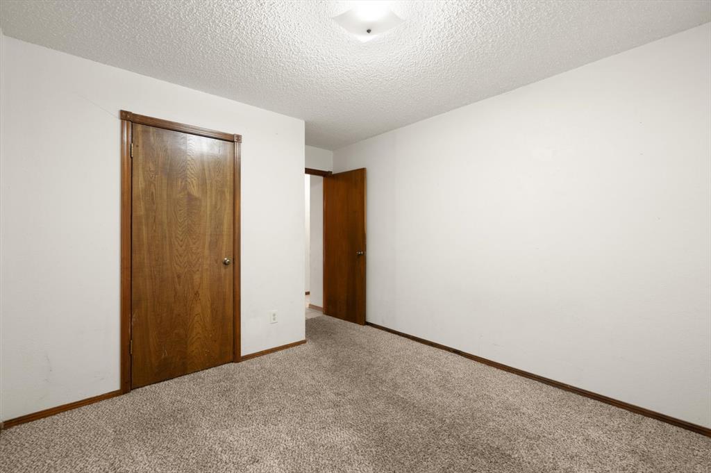 10325 Exter Avenue Property Photo 23