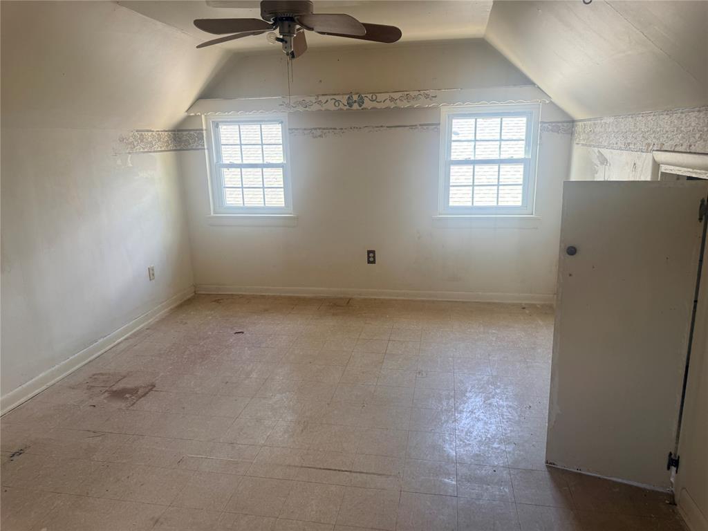 406 W Virginia Avenue Property Photo 8