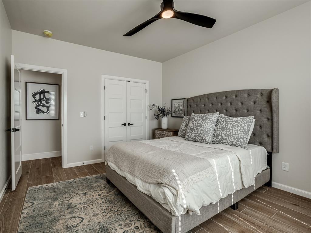 1237 E Stetson Lane Property Photo 22