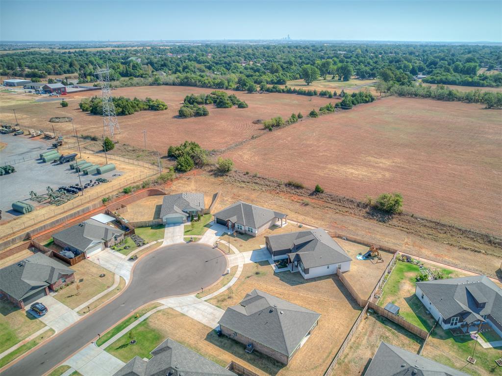 1237 E Stetson Lane Property Photo 42