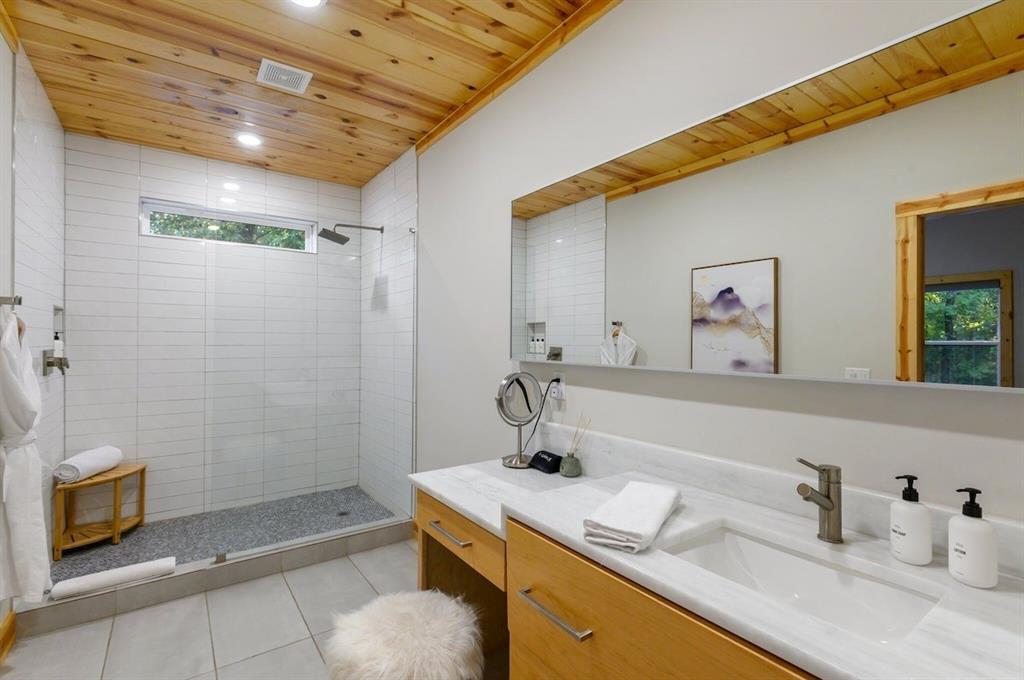 639 Woodland Hills Trail Property Photo 18