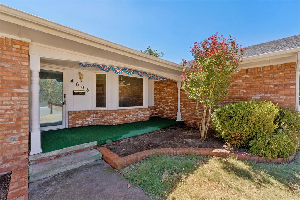 4608 Nw 60th Street Property Photo 4