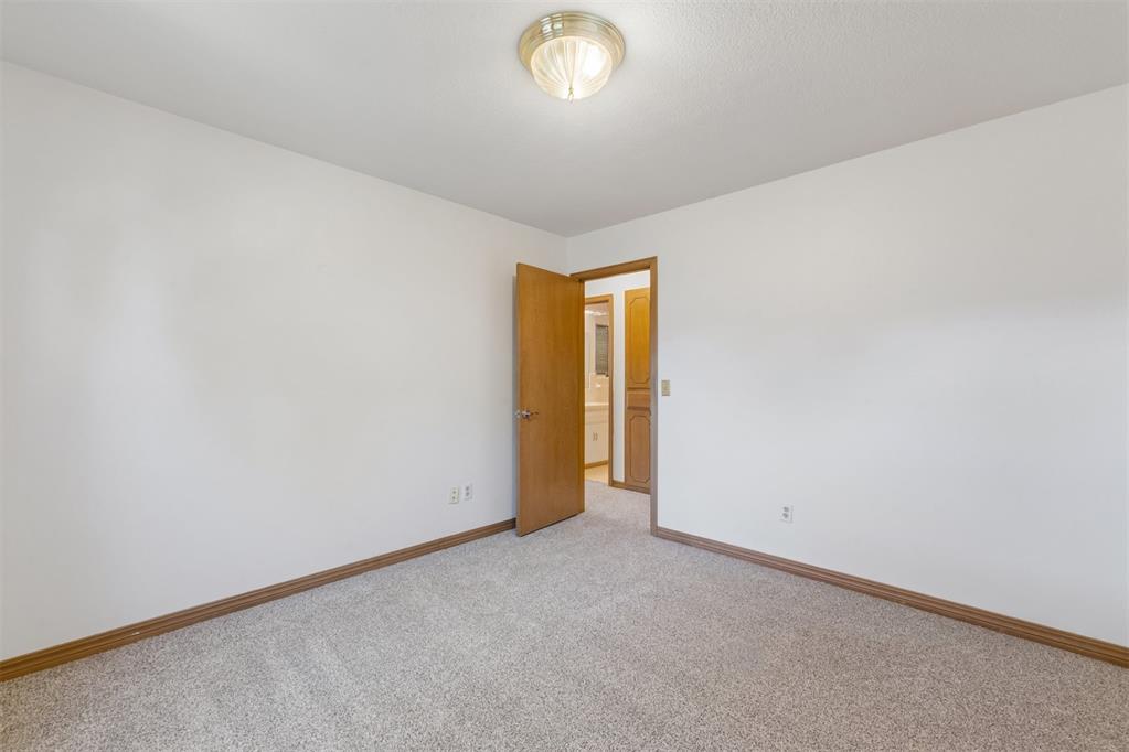 4608 Nw 60th Street Property Photo 28