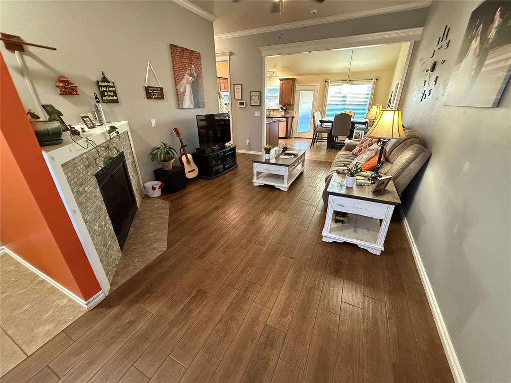 2220 Crooked Oak Drive Property Photo 4