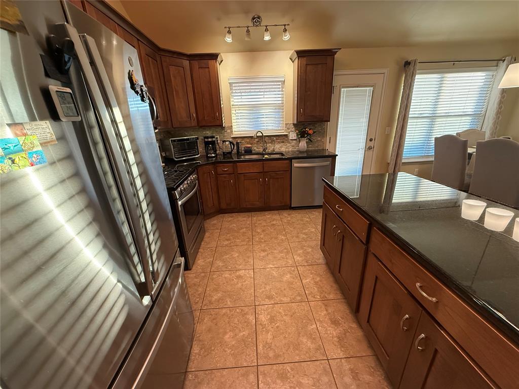 2220 Crooked Oak Drive Property Photo 5