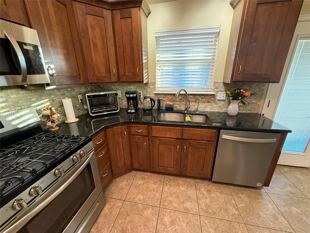 2220 Crooked Oak Drive Property Photo 8
