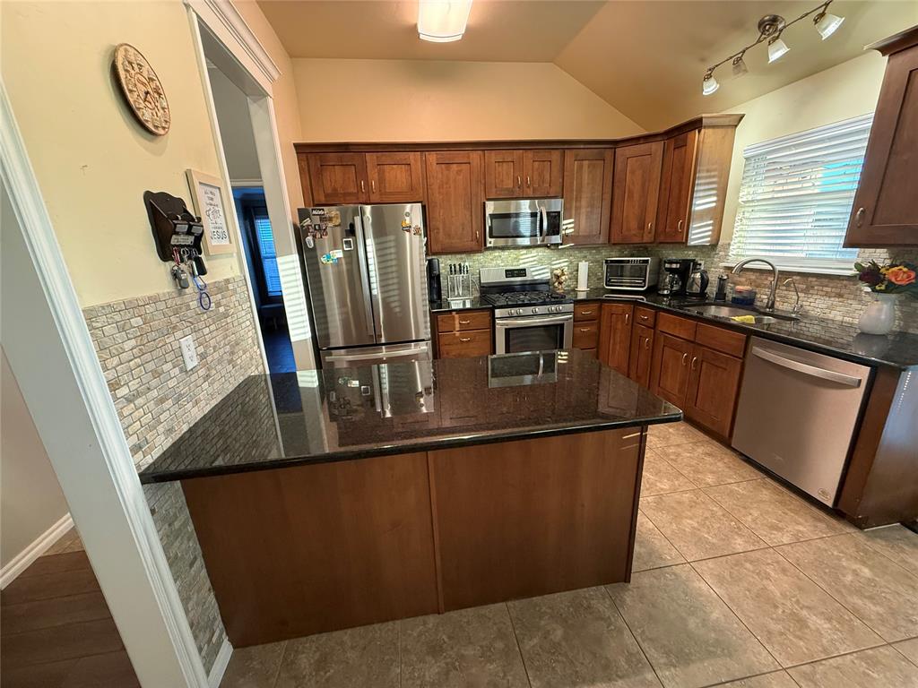 2220 Crooked Oak Drive Property Photo 14